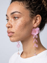 Load image into Gallery viewer, Blooming Flower Earrings