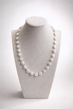 Load image into Gallery viewer, Pearl Chains